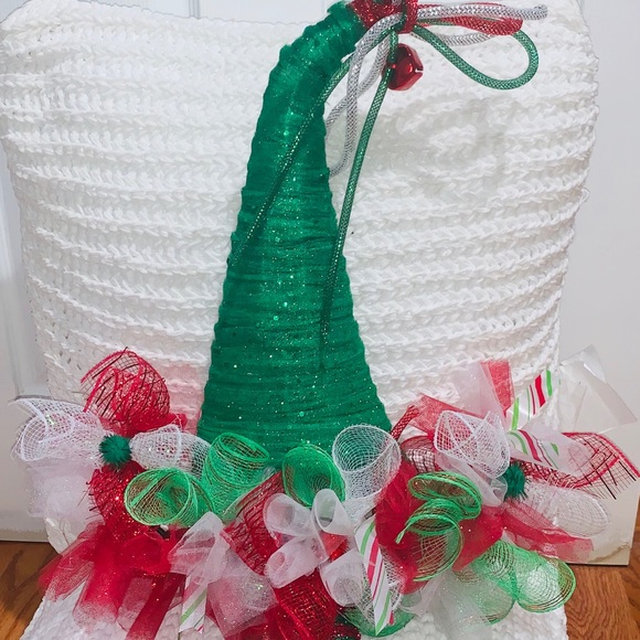 Holiday elf Santa hat wreath - Picture 2 of 3